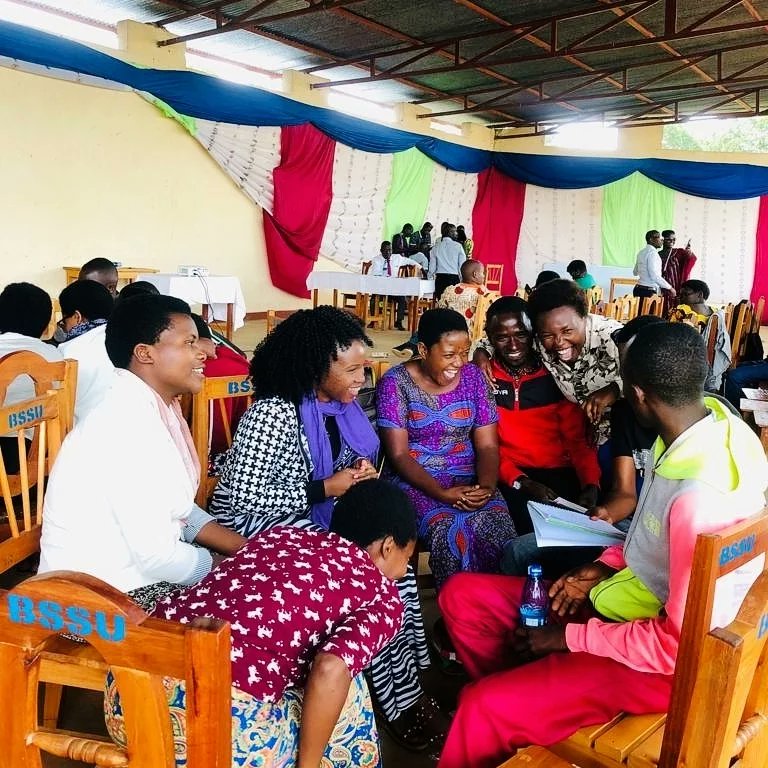 AnnyJoanice's tweet image. It&apos;s always a pleasure for me to make a difference in my community now as Women building change from @kithub_news and @codeyourdreams,   we gave trainings to Ruyigi students on ideation of making up business project using technology .

#codeyourdreams 
#kithub 
#womenintech