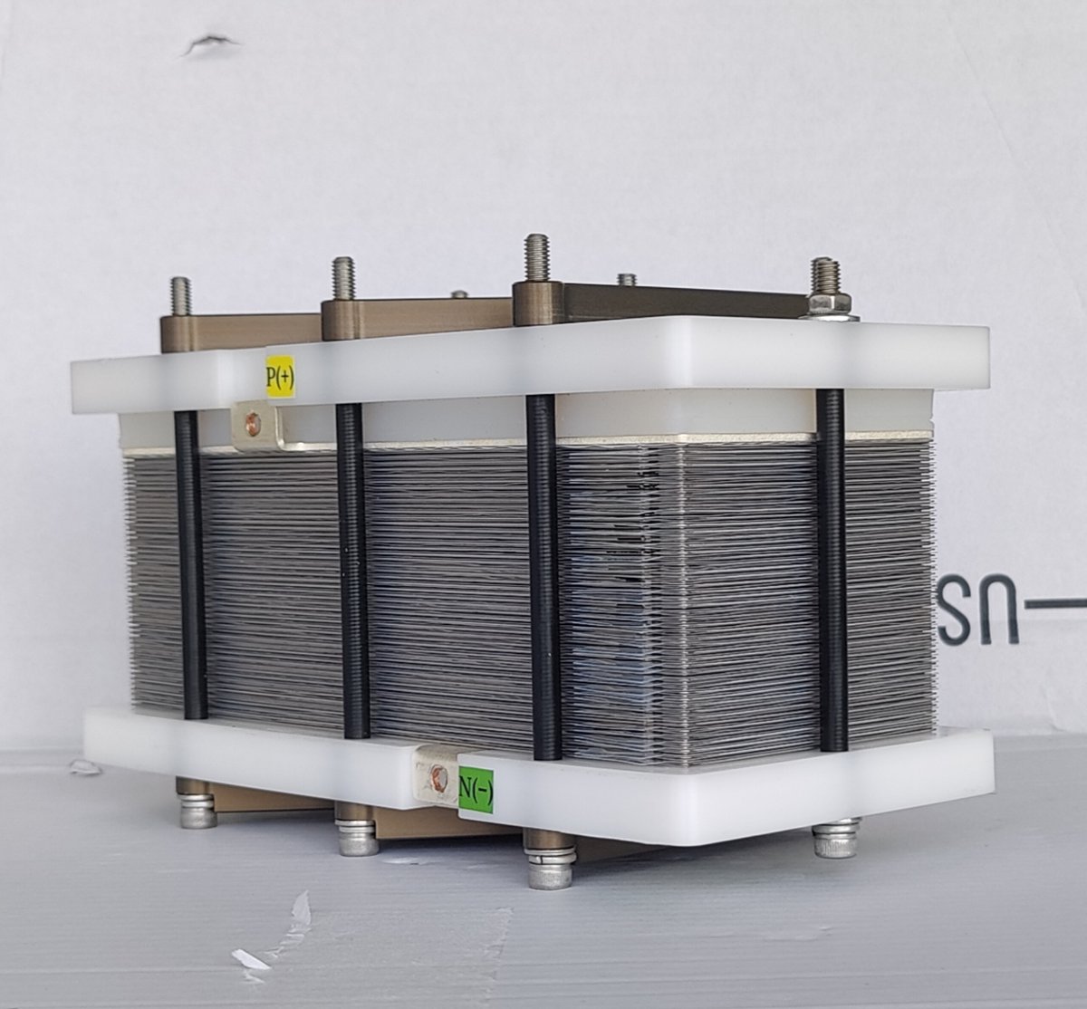 Cherry854957833's tweet image. 20230530-This is our 3KW LC Stack. MPN no. T-YF05-3FCStack. It&apos;s with 3KW,30V,100A,150Kpa,2KG,213*128*128. We are going to ship to our customer in Europe. If you are also need it please contact with me freely. WhatsApp: +86 13642632716.#Hydrogengenerator #Hydrogenelectrolyticcell