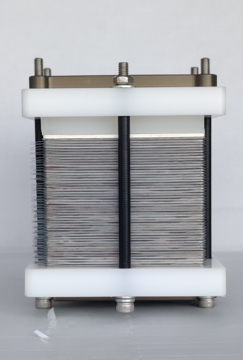 Cherry854957833's tweet image. 20230530-This is our 3KW LC Stack. MPN no. T-YF05-3FCStack. It&apos;s with 3KW,30V,100A,150Kpa,2KG,213*128*128. We are going to ship to our customer in Europe. If you are also need it please contact with me freely. WhatsApp: +86 13642632716.#Hydrogengenerator #Hydrogenelectrolyticcell