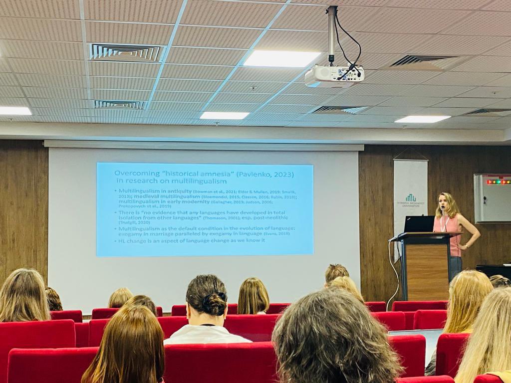 PoLaR Lab (@lab_polar) on Twitter photo Kicking off our second (and last 😢) day at #HLCross23 🎉 with our third keynote on “Rethinking heritage language exceptionalism: Implications from information structure research” by Prof. Dr Oksana Lalenko from <a href="/newpaltz/">SUNY New Paltz</a> 🇺🇸 #bilingualism #heritagelanguages #languagescience Kicking off our second (and last 😢) day at #HLCross23 🎉 with our third keynote on “Rethinking heritage language exceptionalism: Implications from information structure research” by Prof. Dr Oksana Lalenko from <a href="/newpaltz/">SUNY New Paltz</a> 🇺🇸 #bilingualism #heritagelanguages #languagescience