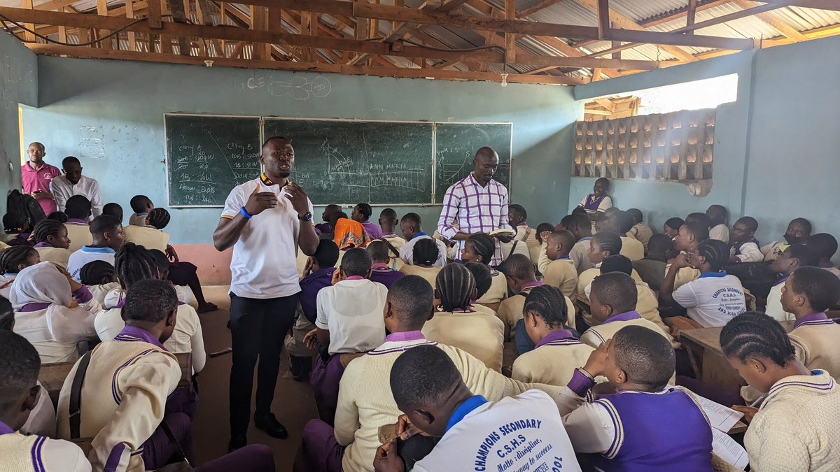 I was honored to amplify my voice  on the primacy of a Violent Free Holidays at Champions Secondary & High School Yaounde. We stimulated respect, tolerance, hardwork, skills to thrive & no zero juvenile delinquency.
 #Act4Peace #NewSETA #localyouthcorner #HateFreeCameroon #MINJEC