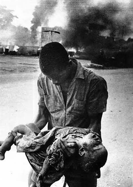 Unclechike1's tweet photo. I remember my People who were massacred in cold blood and starved to death simply for bearing the identity, #IGBO and #Biafra. 5 million of us. 

I remember Mazi Nnamdi Kanu who keeps the fire burning deep down the belle of the Beast. 

Their Sacrifice won’t be in Vain. 

#Biafra https://t.co/FOHl1hPg2b