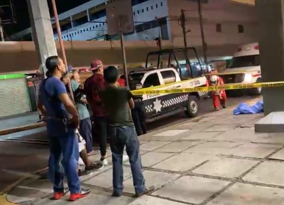 ChismitoJarocho's tweet image. #ChismitoJarocho 🚨 ALERTA 🚨 📷 TRAS REPORTE EFECTUADO EL PASADO VIERNES, EL JOVEN FUE ENCONTRADO MUERTO LA NOCHE DEL LUNES. Fotos cortesía de #VEA. @AyuntamientoVer @PatyYunes #VeracruzCiudadYPuerto #PaTiPalPuerto #VeracruzPuerto #Jarochos #Veracruz2023 @CruzRojaVerBoca @DIFVer
