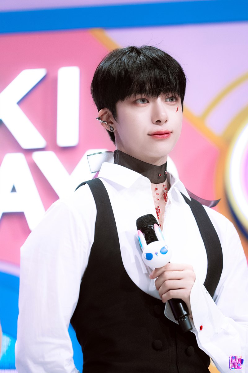 SBS 인기가요 (SBS Inkigayo) tweet media