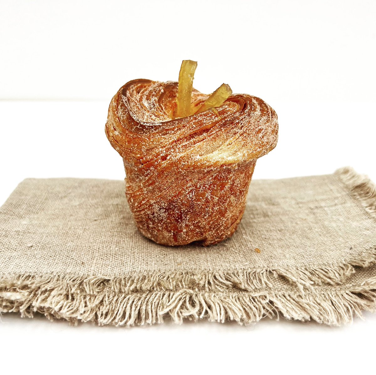 Do you know the “cruffin man” 😊 do you know the “cruffin man”…. 🎤🎼 

Our brand new Lemon Cruffin (the new croissant/muffin) you are going to love 💕 #cruffin  #lemoncruffin #new 
#doyouknowthecruffinman 

#healthybread #artisanbread #freshbread  #wellbread #noadditives