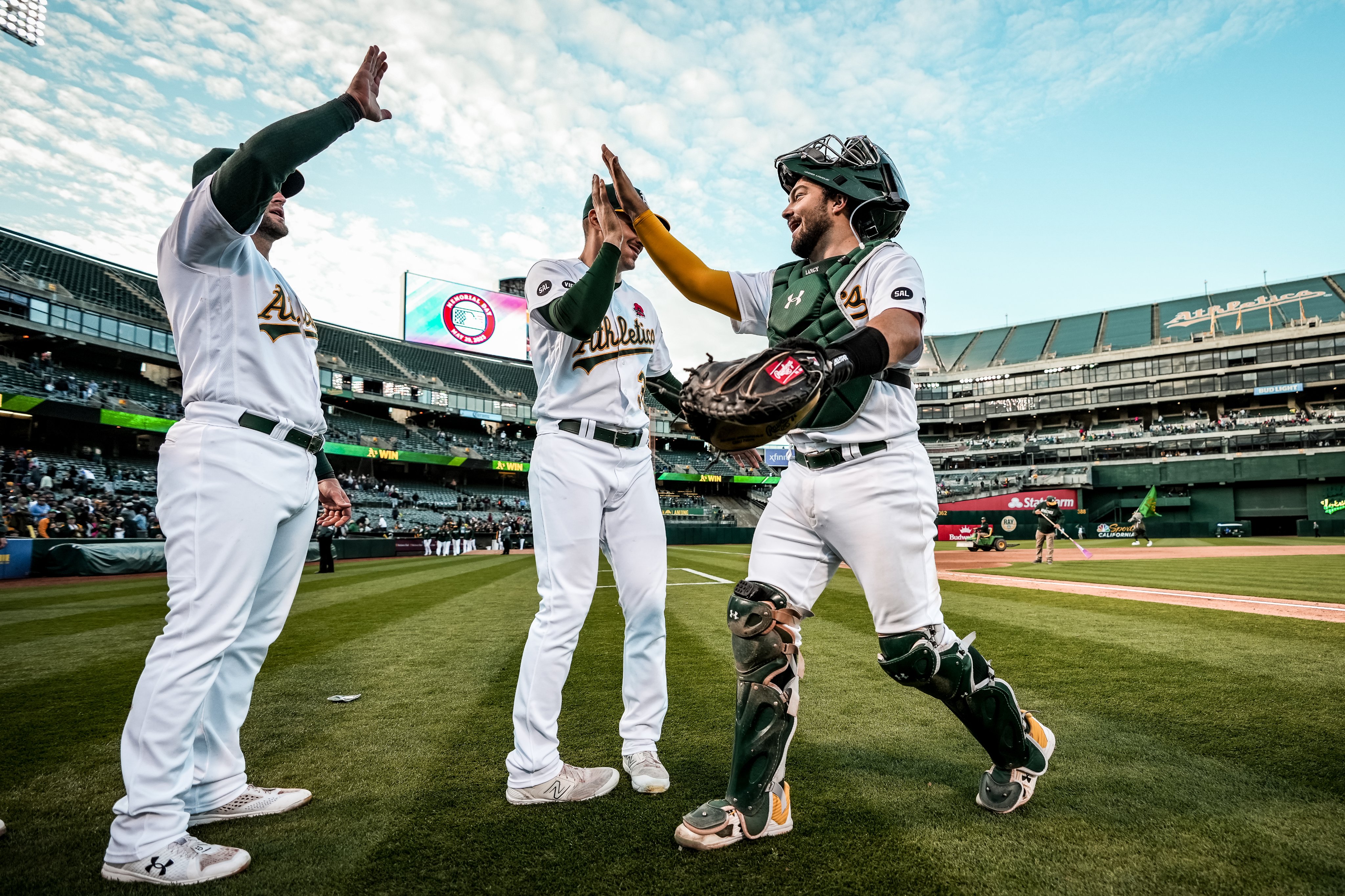 Oakland A's on X: Good vibes & high fives 🥳   / X