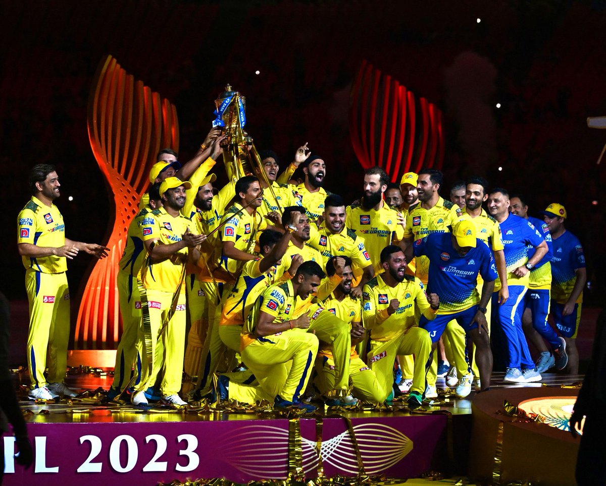 Saudharm1's tweet photo. This is - MSD. 
Always in backside &amp; in support of his team. 

He will and forever, always be my captain !! 

Congratulations! 

@msdhoni #Dhoni #CSK #IPL2023Final #CSKvGT https://t.co/a1at1uXj3a
