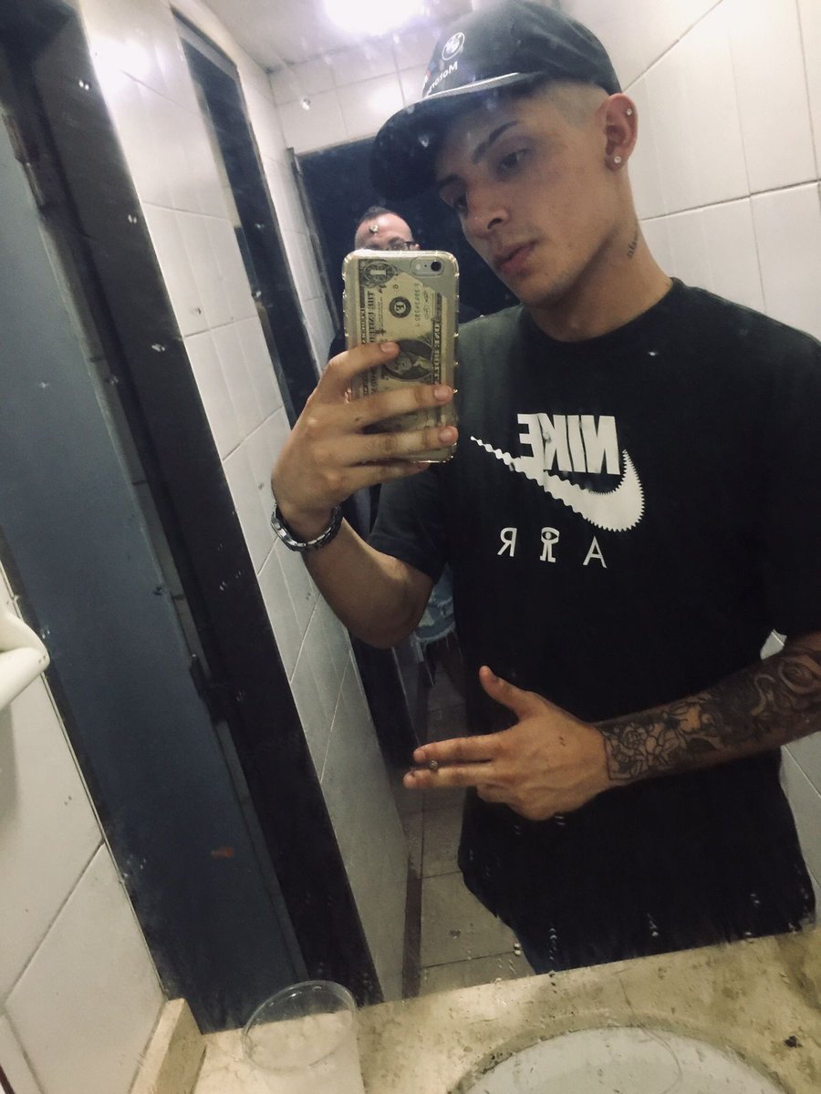 lucaolmoss_'s tweet photo. porq estas con el, q si nos falta tiempo para vernos🎶 https://t.co/xZNlGEsJbE