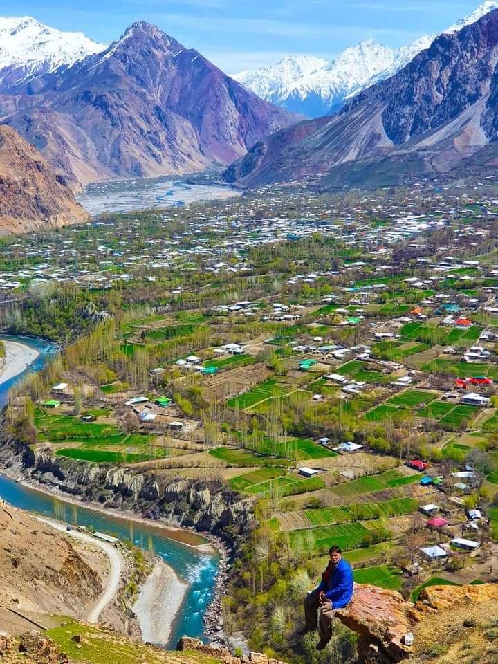 Boni Chitral 
.
.
.
.
#demountaingilgittours #demountaintours #localcultureexperience #beauty #bucketlistadventures #roamtheplanet #Chitral #chitralvalley #GilgitBaltistan #gilgit_heaven_on_earth #conquerpeaks #northernareasofpakistan #hunzavalley #Ghizer