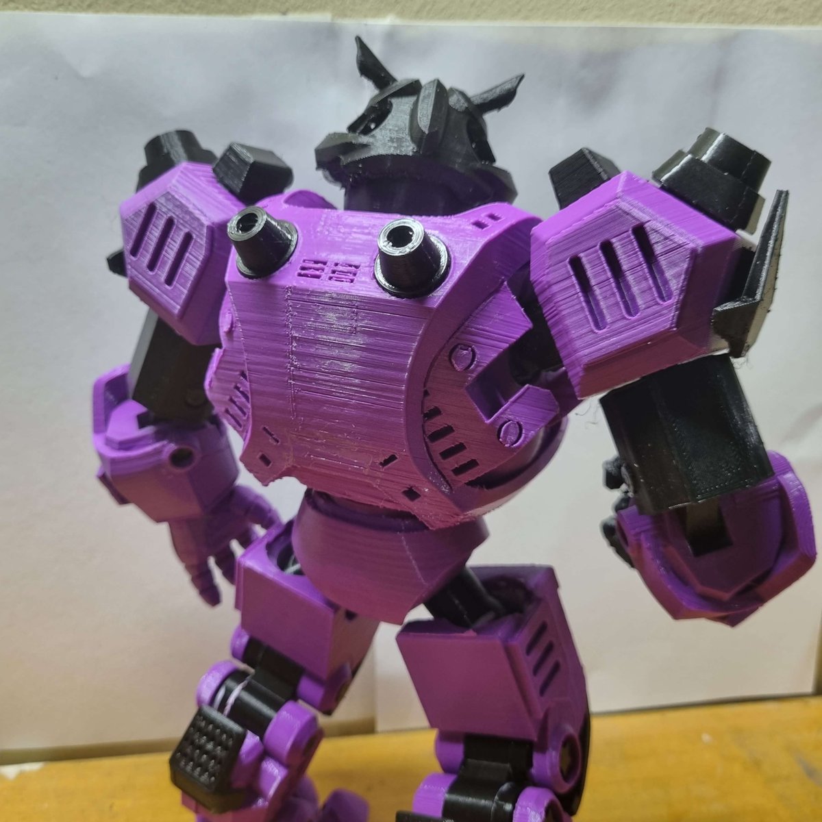 Fully Articulated Fully 3D printed Mr. Griff Model designed and printed by me, no tools and screws needed