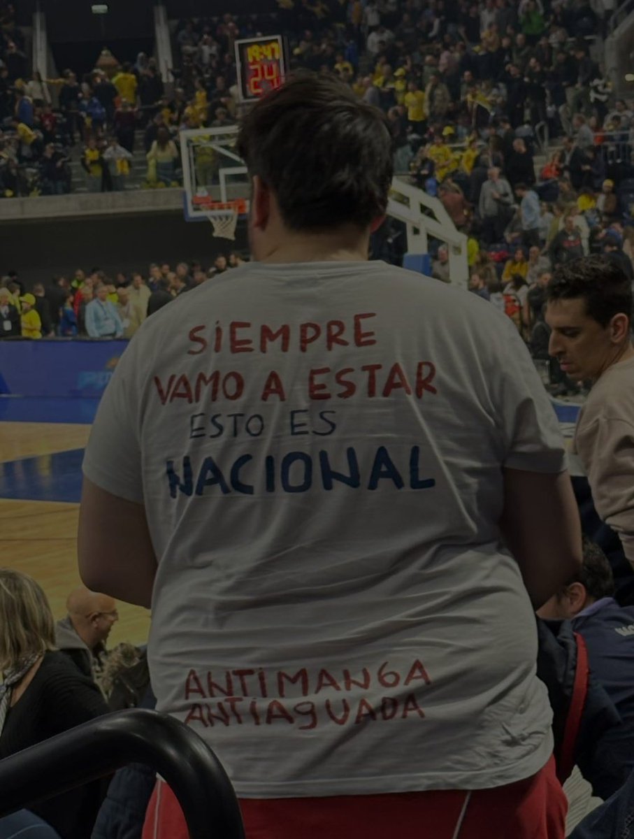 sabriiisosaa's tweet photo. eso no es hinchadaaaa, son los putos antiaguadaaa❤️💚 https://t.co/P0mXUIxw8e