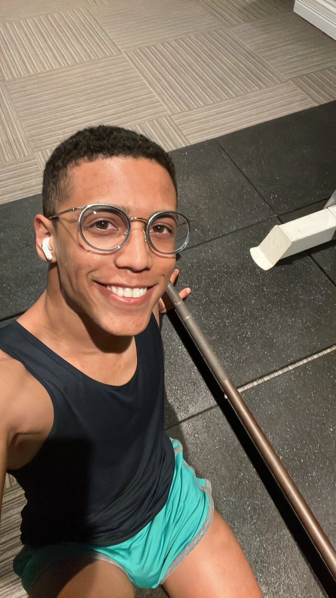 Eduardo Avenicci on Twitter "Just wanted to drop a cute gym selfie