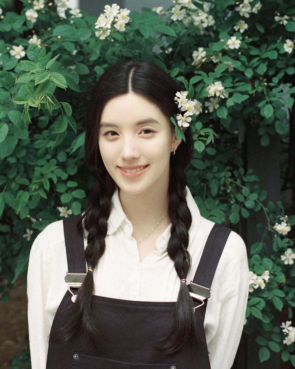 varshalz's tweet photo. 🍃🌸 https://t.co/Y8Vfz8FIpu