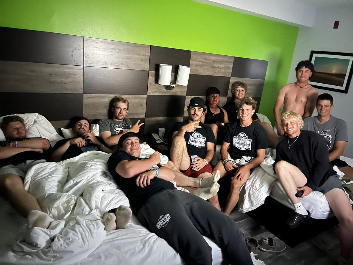 This team. These boys made memories that will never be forgotten….. they truly became family. FOR LIFE. 🍇🐺