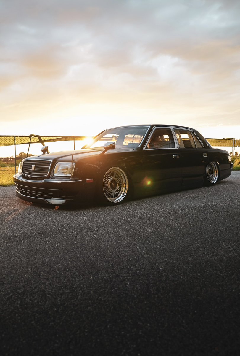 diiviinemedia's tweet photo. VIP V12 Toyota Century: Complete ✔️ https://t.co/lExYLeHJXO