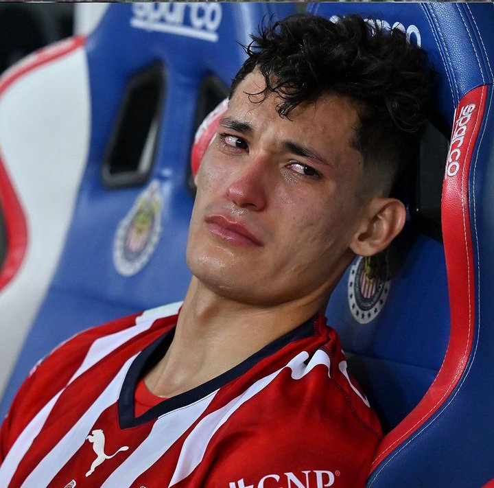 Y para cerrar el día recuerden amigos; haber ganado prácticamente todos tus títulos cuando no había tele a color, cuando eran 6 equipos y todos eran carpinteros y tenían que tener dos o tres empleos porque no les pagaban bien los clubes, no te hace grande, buenas noches 😘