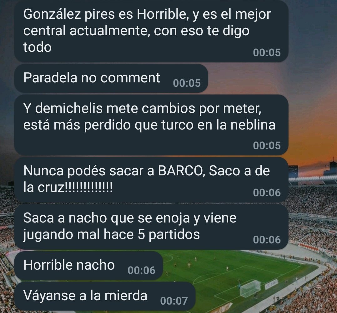 rochiquiroga31's tweet photo. el hincha del carp después de un partido https://t.co/qF7HwUvWvK