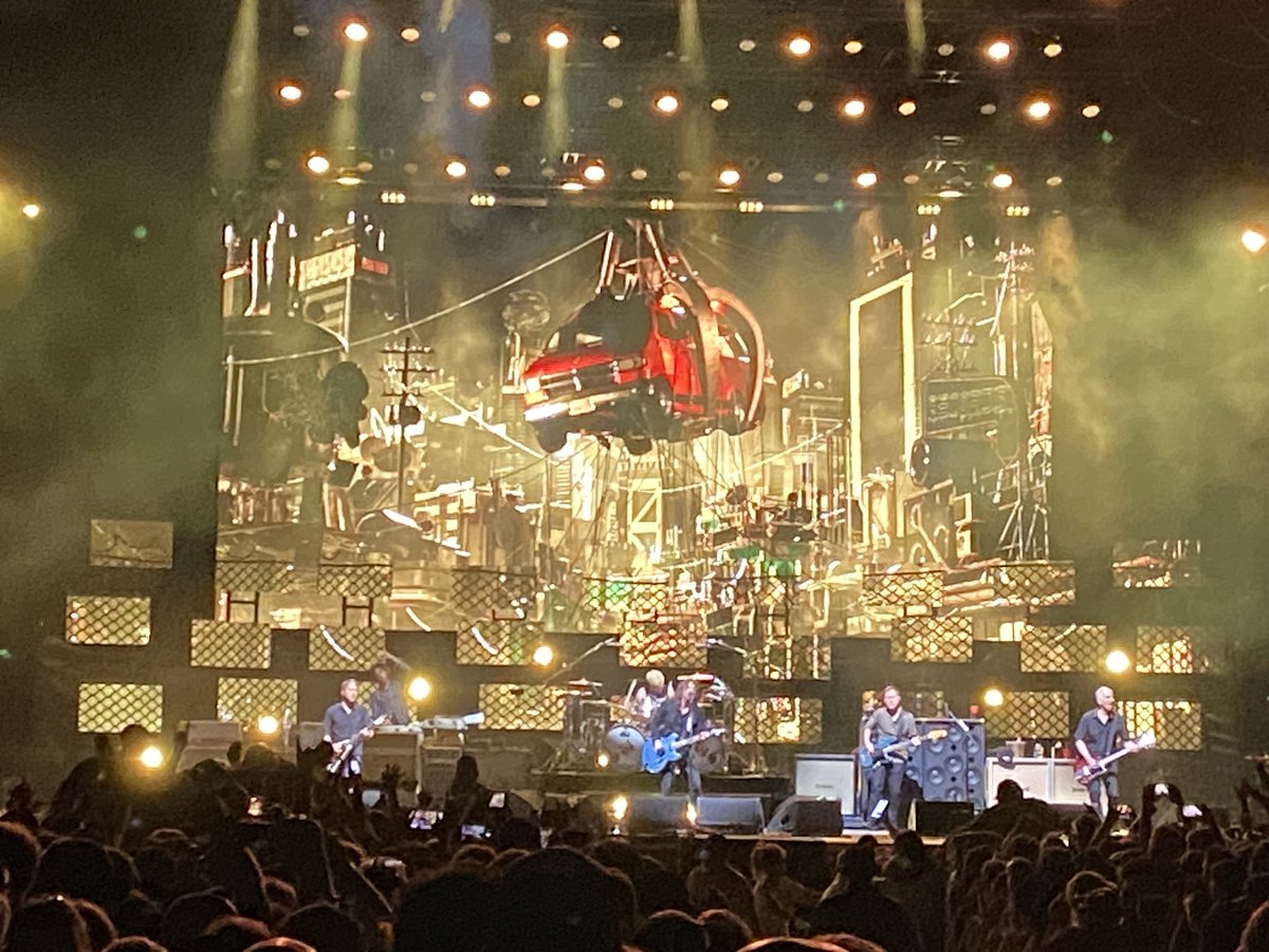 robkrohn's tweet photo. @foofighters @SonicTempleFest Never thought we’d get to see you in concert again. Great to have you back. Thank you. https://t.co/nCtcg7Hzt2