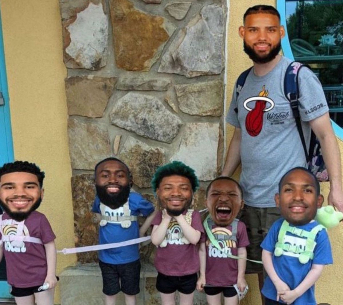 peopleintrees's tweet image. Let's meet at Bird Road
#MIAvsBOS