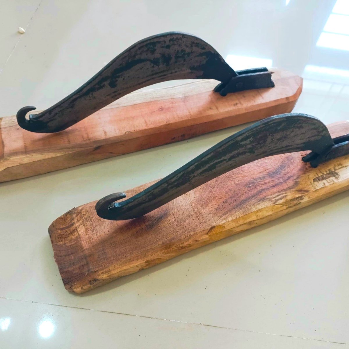 rons1212's tweet photo. As we slowly moved into nuclear families and apartment lifestyle these went into storage boxes or just left behind like an old faded postcard. 

Is it still used in your kitchen ? 

I will be buying mine soon ❤️ https://t.co/FhQvZGLVxb