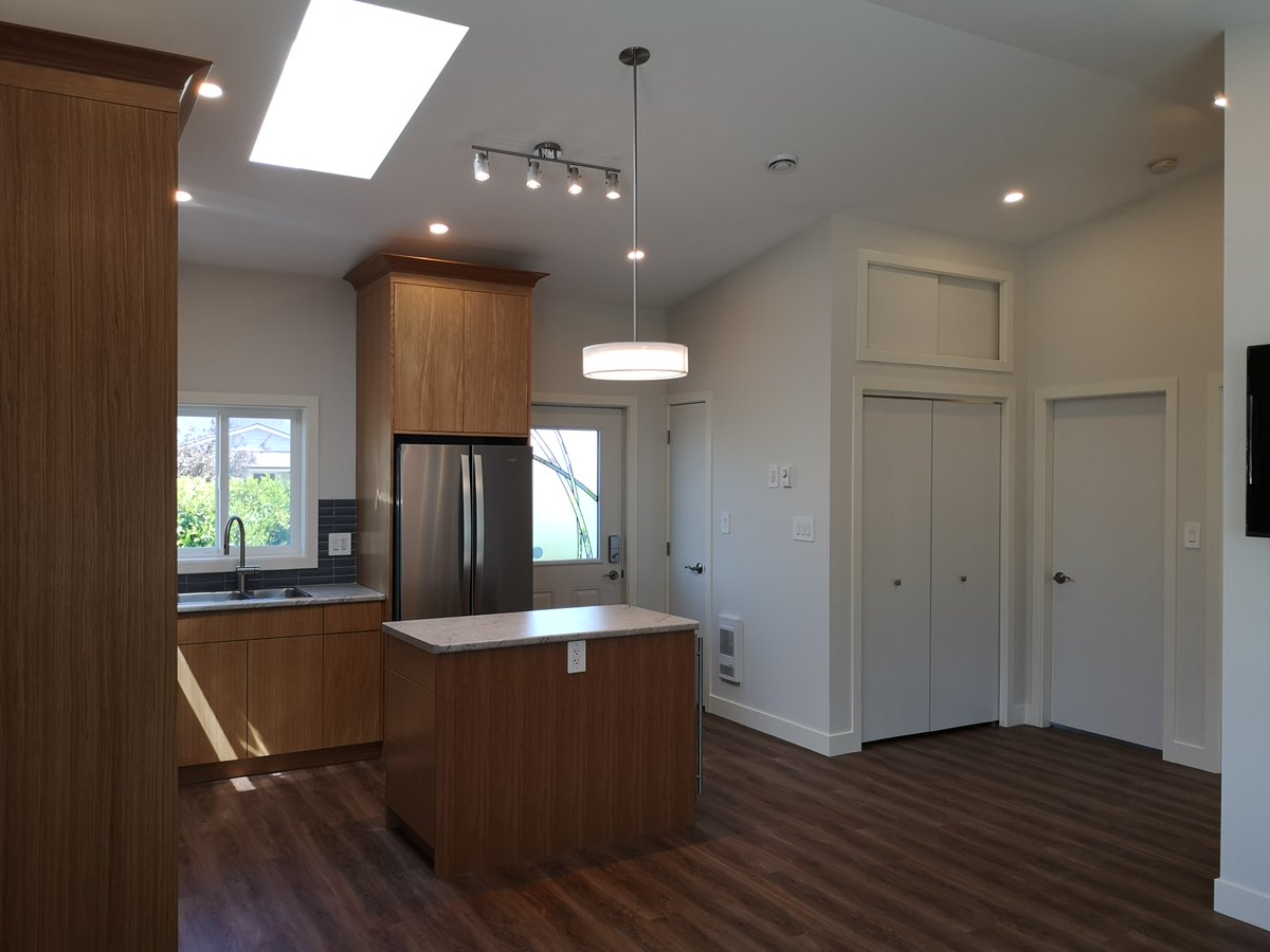 BackyardBungalo's tweet photo. Backyard Bungalows Garden Suite - 2 Bedrooms, 1 Bathroom, Vaulted Ceiling, Curbless Shower, Heated Tile Floor, Ondemand Hot Water, HRV, and more!!! Video walkthrough and pictures at https://t.co/3cvjWsDq8i https://t.co/B8g4lk11TX