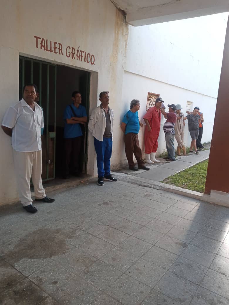 Se desarrolla capacitación Sin contaminación por plásticos, en la Empresa Municipal de Industrias Locales. Se late y se siente. <a href="/citmacuba/">Ministerio de Ciencia, Tecnología y Medio Ambiente</a> <a href="/OGAmbienteCuba/">Odalys Caridad Goicochea Cardoso</a> <a href="/ElbaRosaPM/">Elba Rosa</a> <a href="/citmaisla/">Lourdes CITMA Isla</a> <a href="/FidelVeraIsla/">Dr. C. Fidel Vera Bueno</a> <a href="/yadiraMA12/">yadiraMA</a> <a href="/Jessfc17/">JessicaFC</a>