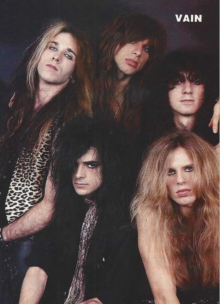 cezz_arr's tweet photo. 🖤🔥⚡
#Vain #VainBand #DavyVain #RockNRoll #GlamMetal https://t.co/XrUyPYQNiR