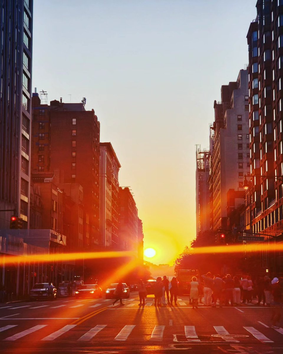 We saw Manhattanhenge tonight (by accident)