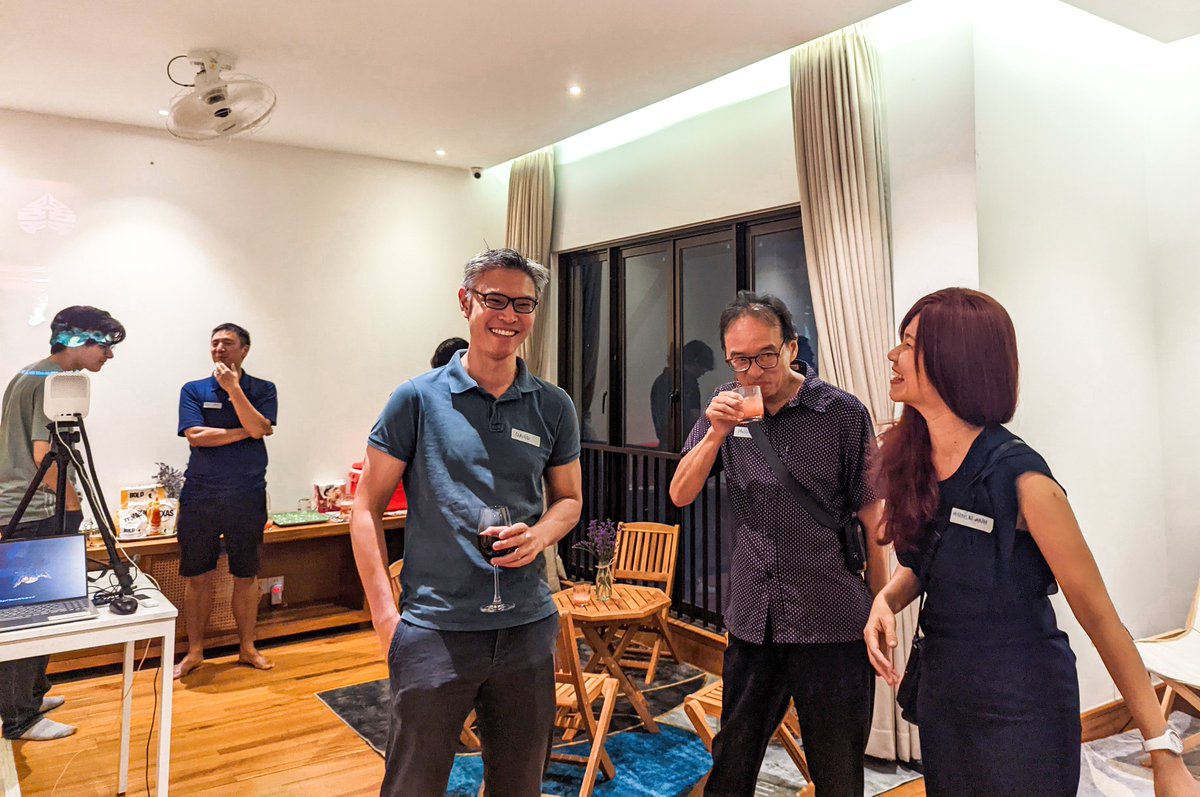 Snap snap 📷 Duc In Town #1
Anh Duc has leave for Paris since 2 weeks in Vietnam, but we snapped some moments with him. Let's see!
#Officience #Community #DucInTown