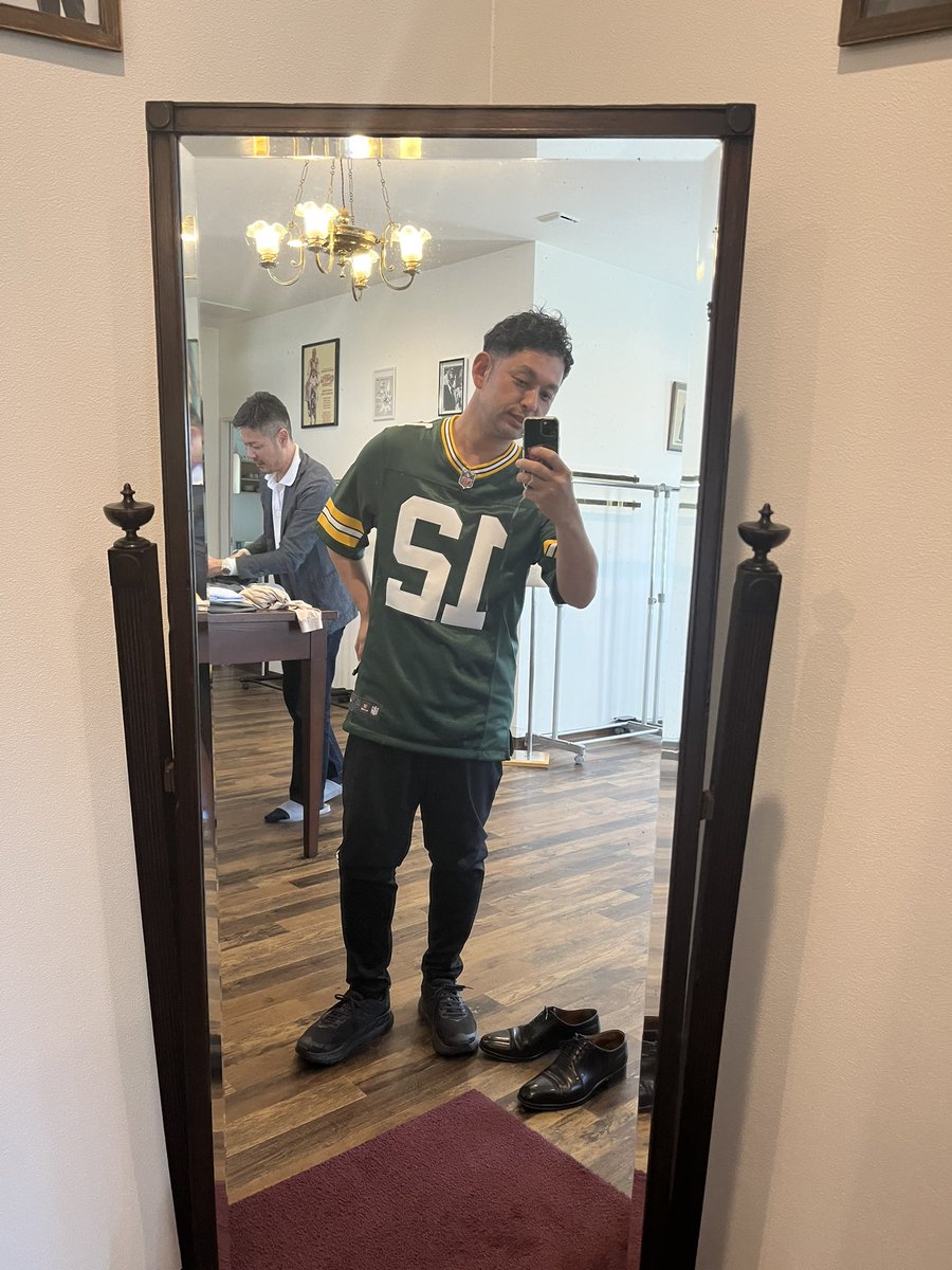 NFL32mania's tweet photo. 移籍しちゃったけど、アーロン・ロジャーズのジャージを買ってしまったワタクシ。
Jetsでも興奮させてください。
#nfl #nfljapan #nflfootball #americanfootball #football #sport #nflblog https://t.co/8mlAU3t3vM