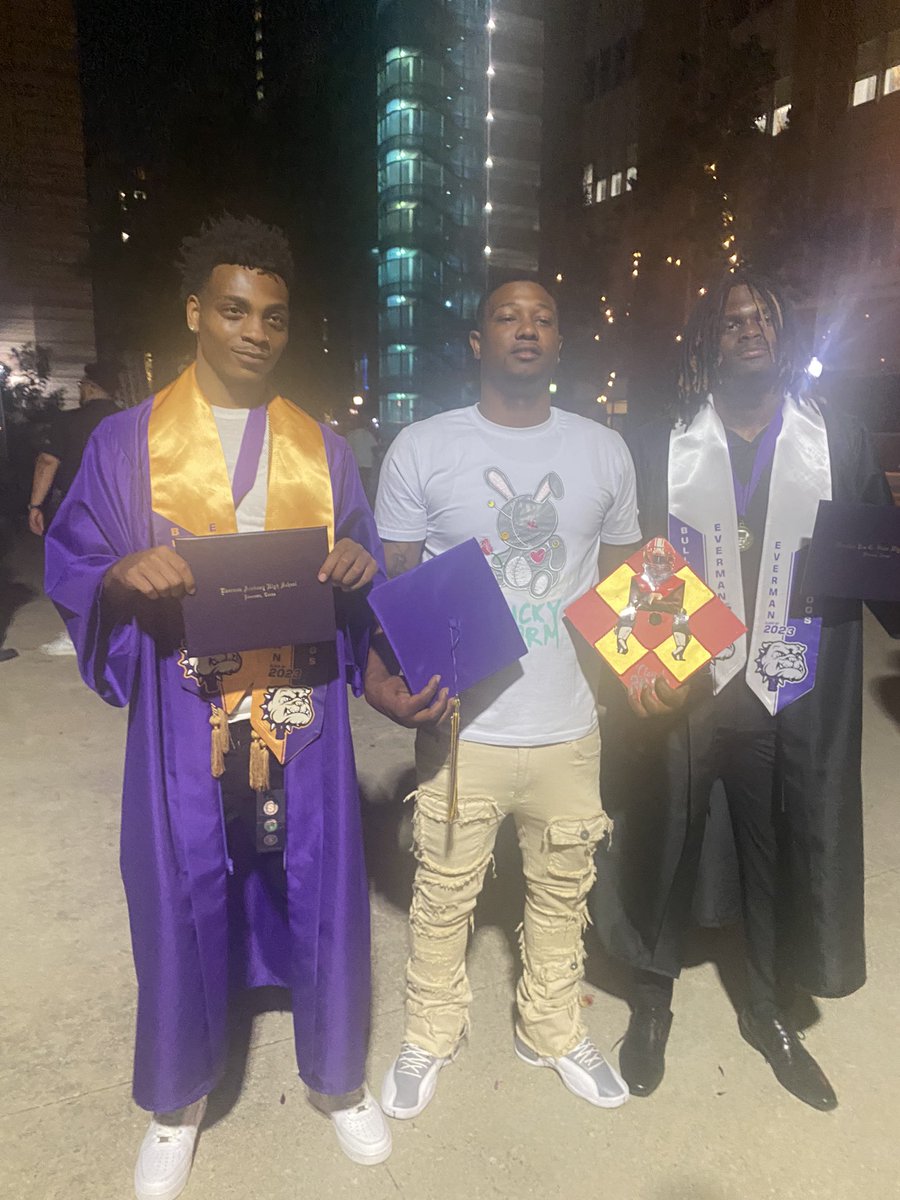 j8nathen's tweet photo. Cousins
#EHSC/O23
#McPhersonBound
#Blessed
#ItsJustTheBeginning https://t.co/Uj1R4UQMyP