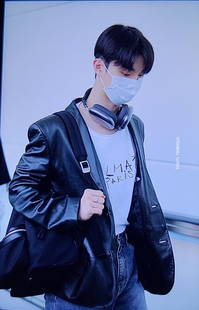 hideout_tbzq's tweet photo. 230530 ㅎㅏ. #더보이즈 #THEBOYZ #큐 #지창민 https://t.co/k3XT8Ymjt7