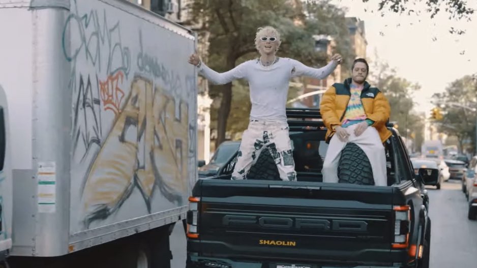 mgkscandy's tweet image. this duo never misses