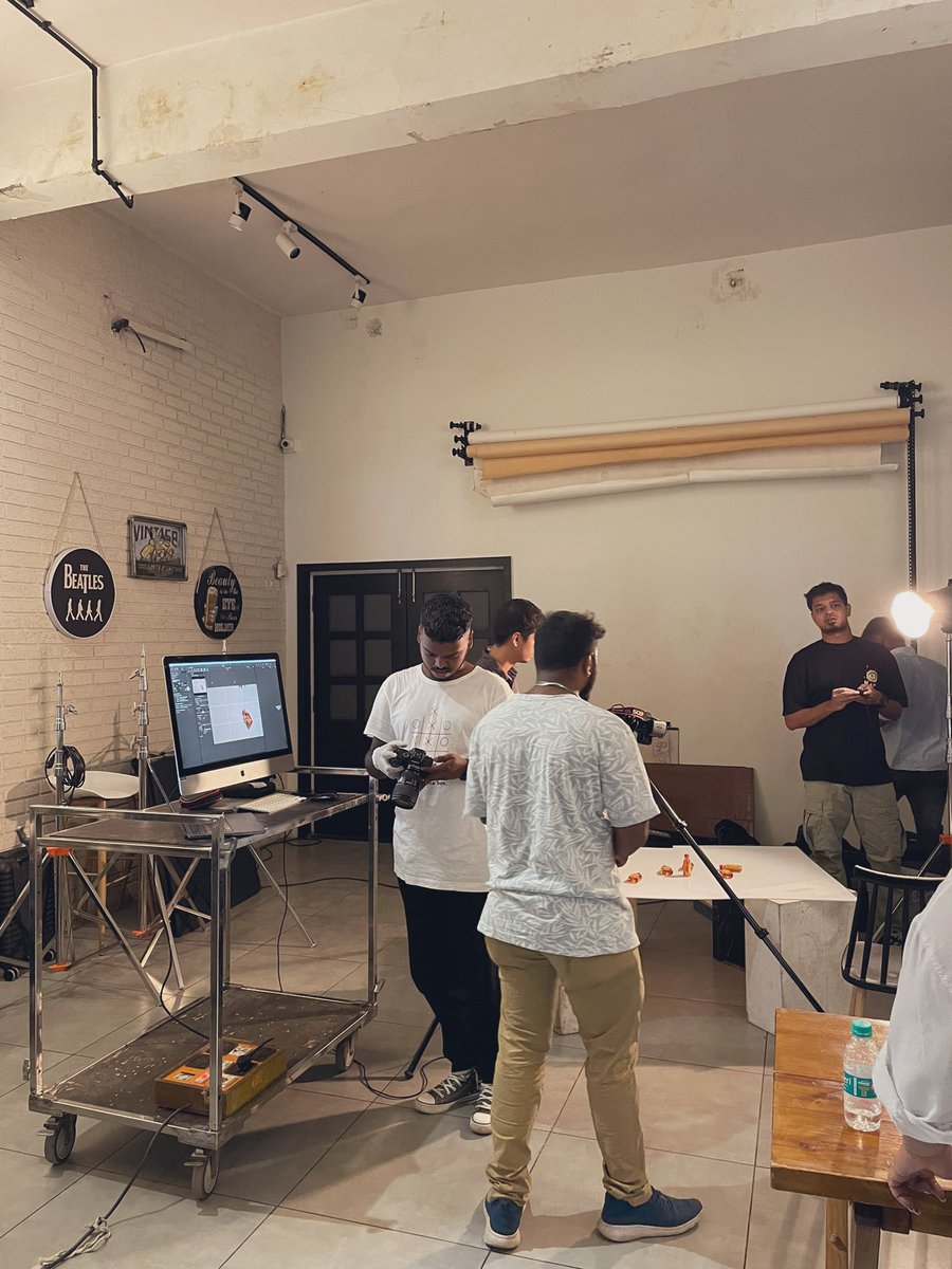 fewtastymorsels's tweet photo. Shoot Day! ⚡️⚡️⚡️@hybridvariety @kaunomkarjoshy @krish_deep @hmandaliya21 
#agencylife https://t.co/PYPUjKQVse