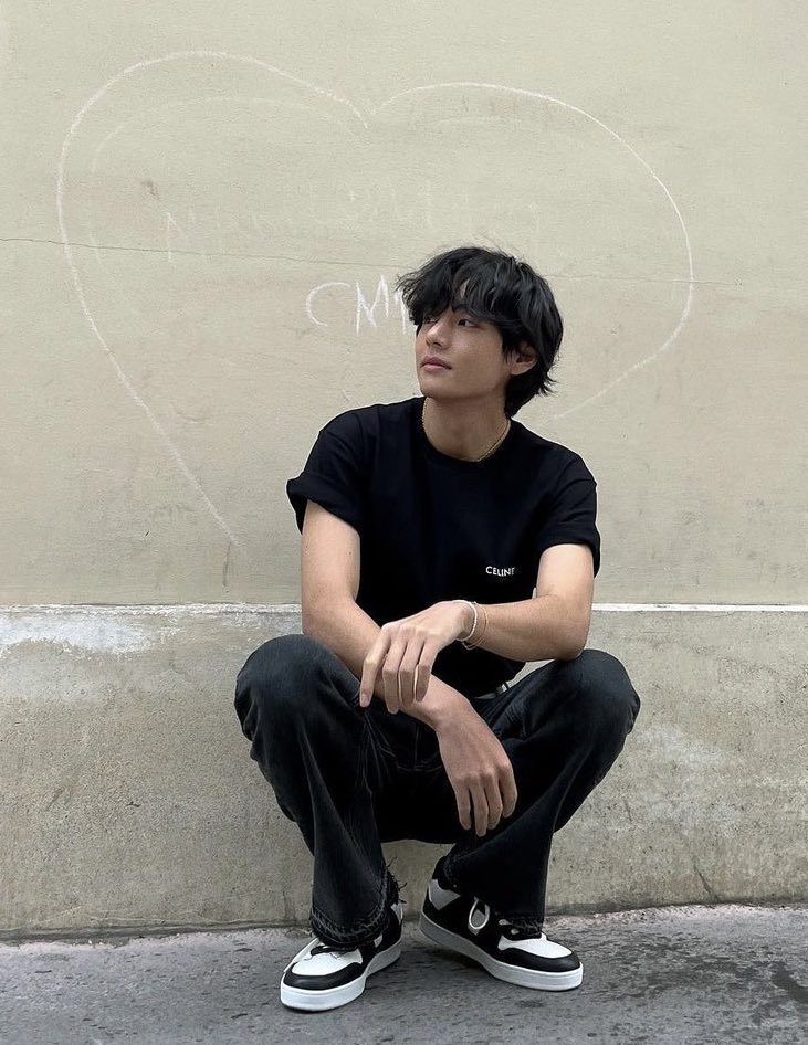 taehyung pics (@taehyvngpics) on Twitter photo 