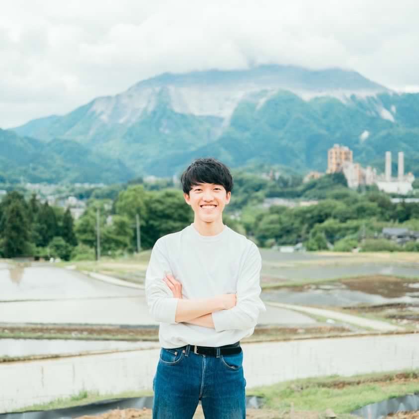DaigakuToRural's tweet photo. 65.村上悠剛さん
転勤族の家庭で生まれ育ち、地域への関心が積もる。大学にあまりなかった地域活性の現場に行く機会を求めてrural labo @rural_labo に加入(現共同代表)
LivingAnywhereCommons横瀬に行ったことから横瀬町の地域おこし協力隊に着任。地域���材リブさランディングの現場で汗水を流す。 https://t.co/6xwSXCFkFH