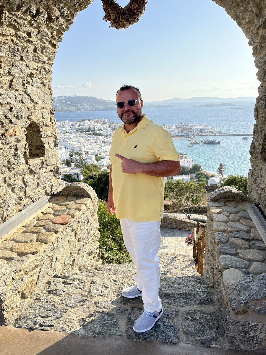 WTNAdventures's tweet photo. Finally made it to Greece 🇬🇷 for our very first visit.  ❤️ https://t.co/1jLTv23SMN