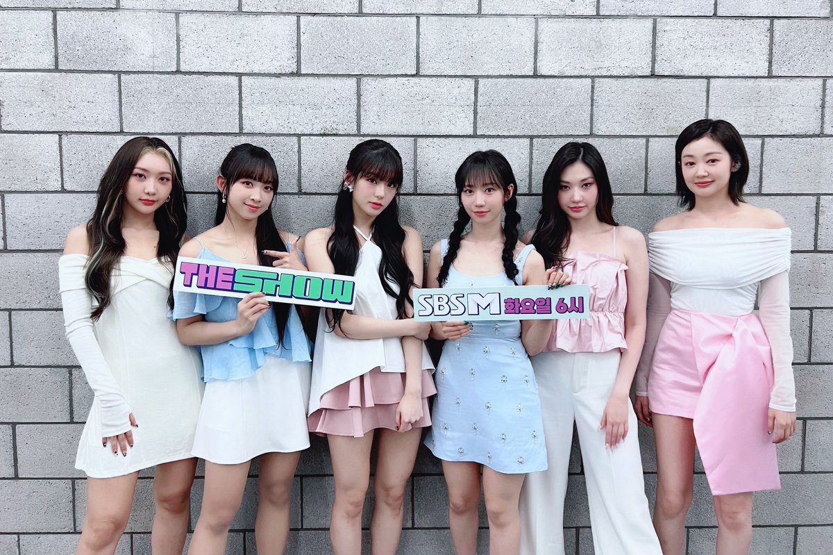 theshow_offcl's tweet photo. 비밀🤐은 어디에도 말하면 안되는 거지만
자꾸만 말하고 싶은 비밀이 있어요ԅ( ˘ω˘ԅ)

🔐짱크릿넘버가 케이팝 씹어먹으러 왔다는 비밀
🔐짱크릿넘버 미모가 20200519점이라는 비밀
🔐오늘 무대도 갓벽하다는 비밀

💖쉿🤫💖

#SECRET_NUMBER #시크릿넘버 #DOXA #독사 #BeautifulOne @5ecretNumber https://t.co/TauxL0VZ6P