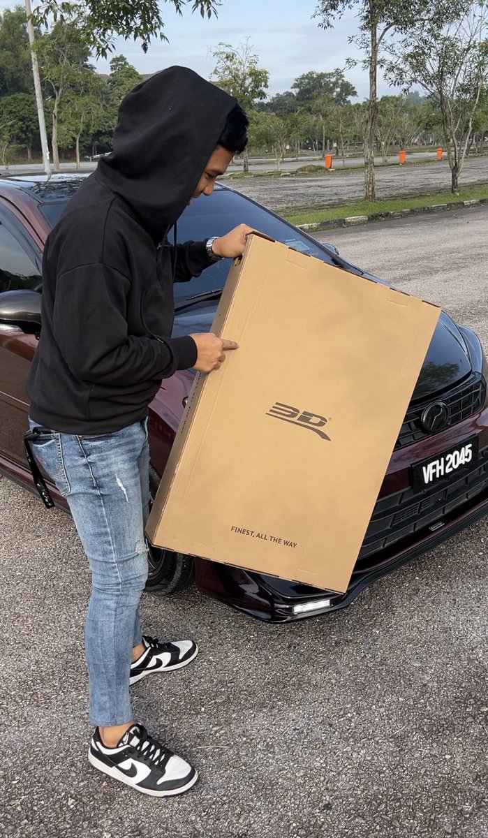 AkeemSharyzal's tweet photo. Aku dah jumpa carpet kereta paling exclusive untuk kereta korang, dari dulu aku dok usya carpet ni tapi takda version Bezza punya.

Now perodua, proton, apa semua kereta dah ada. Hensem gila weh carpet ni 😭☝🏻 https://t.co/7cChVJ6QpW