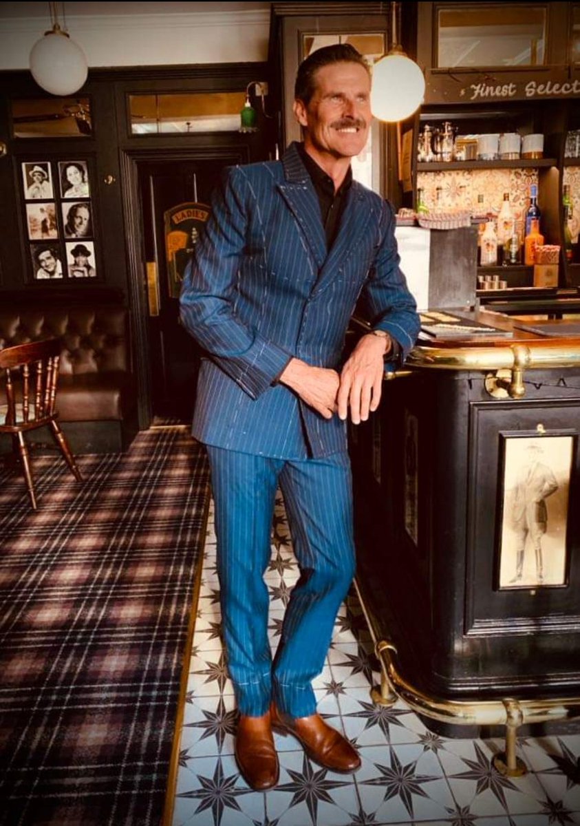 When you're lucky to have a great pub a few doors up from your tailor....

Full Bespoke Double Breasted suit made from a 12oz strong blue pinstripe suiting.

Needs a couple of tweaks, then a full press and finish. Ready to collect at next appointment.

#Madeinhull