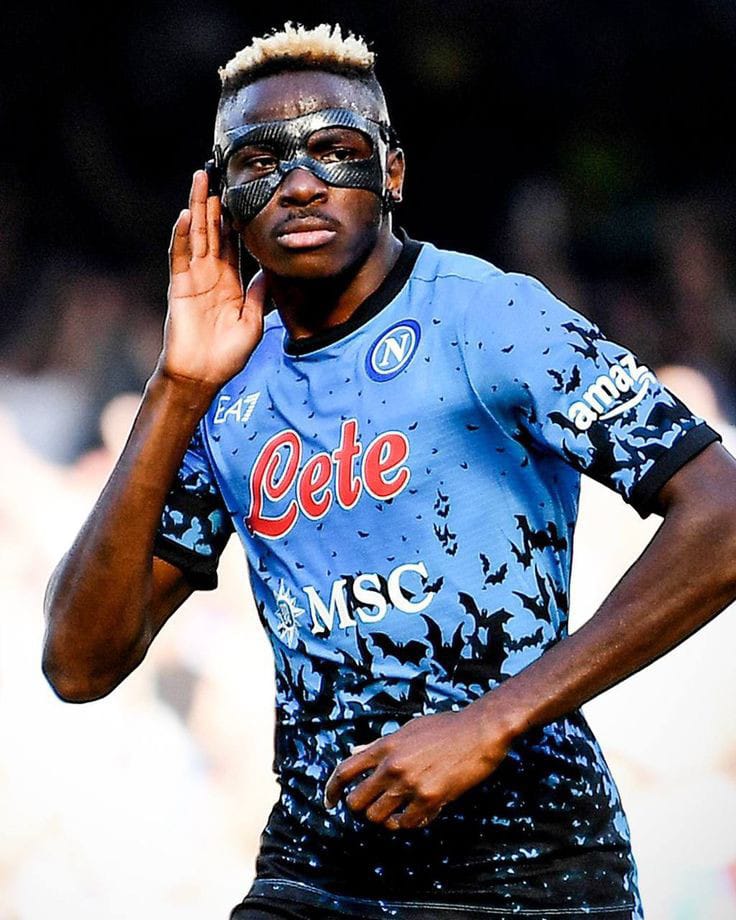 futebol_inter12's tweet photo. Victor Osimhen pelo Napoli:

🏟️ 100 jogos 
⚽ 58 gols 
🎯  14 assistências

- 38 jogos, 30 gols e 5 assistências na temporada.

- 31 jogos, 25 gols e 5 assistências na Serie A. https://t.co/hx4JSpPC5I