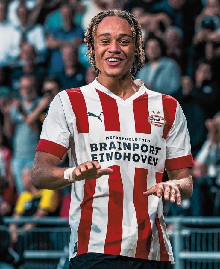 futebol_inter12's tweet photo. Xavi Simons pelo PSV:

🏟️ 48 jogos
⚽ 22 gols
🎯 11 assistências

34 jogos, 19 gols e 8 assistências na Eredivisie. https://t.co/GLVQUsTLfv