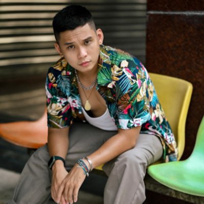 #NewProfilePic (新個人資料照片)