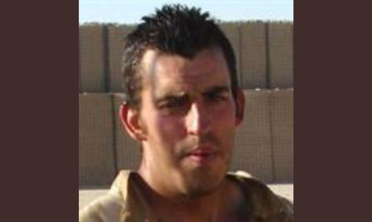 KeyserSosse's tweet photo. 30th May, 2009

Lance Corporal Nigel Moffett, aged 28 from Belfast, of The Light Dragoons, and Corporal Stephen Bolger, aged 30 from Cromer, of The Parachute Regiment, were killed by an explosion on patrol near Musa Qaleh, Helmand Province 

Lest we Forget these brave men 🇬🇧 https://t.co/o6Y1zWskDJ