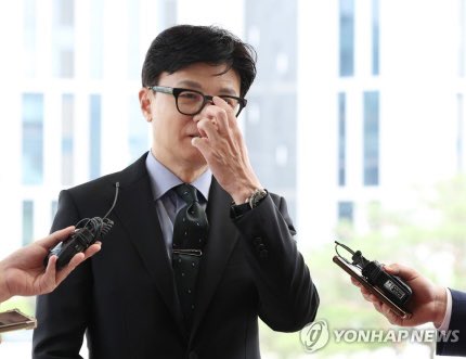 한동훈 장관, 대법관후보추천위원회 참석
장관님💨🏃‍♂️🏃🏃‍♂️🏃바쁘숑💦😅