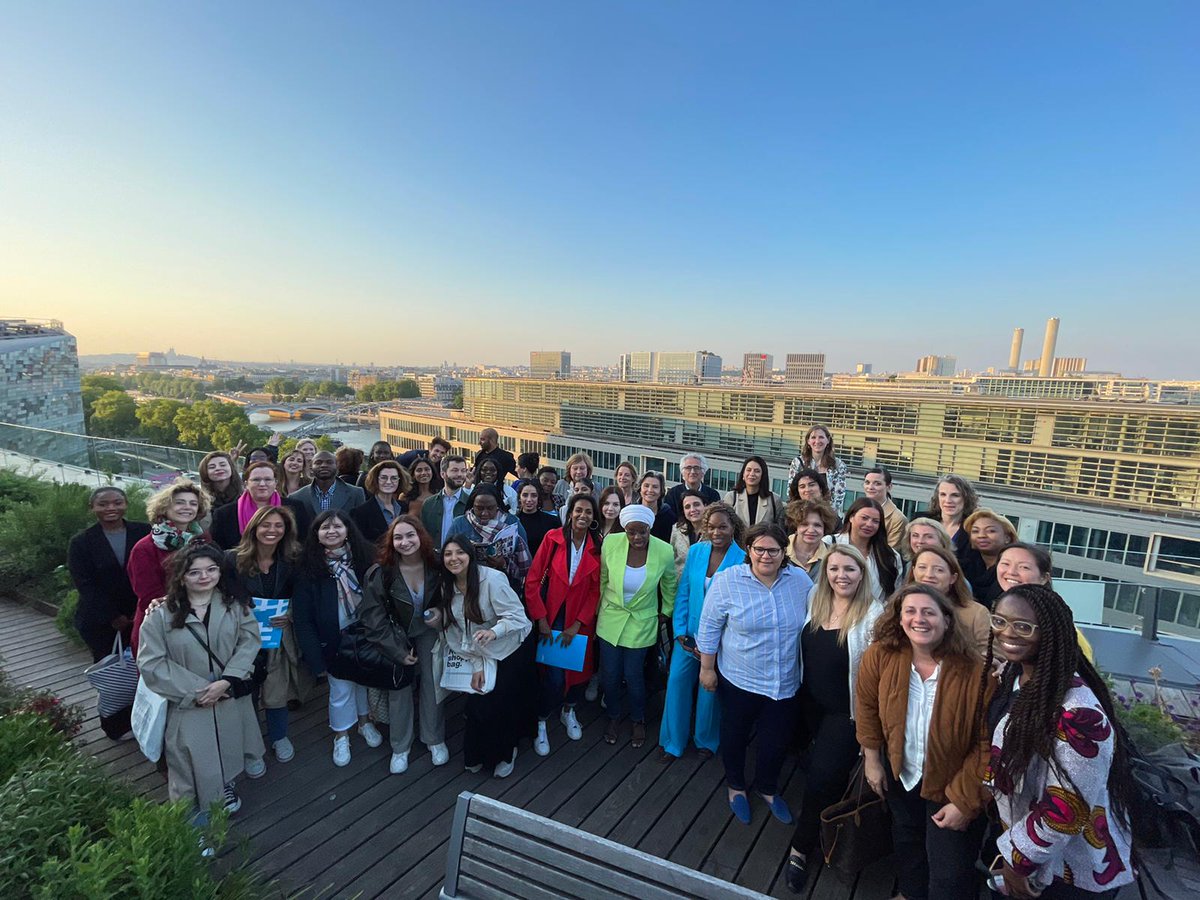 📢 Jeudi 25 mai s'est tenue notre AGO.
Un grand merci à toutes celles et ceux présents pour l'occasion.

👏 Félicitations aux membres élus et réélus avec qui nous allons poursuivre le développement de notre association pour un avenir plus juste et radieux pour les femmes 🌈