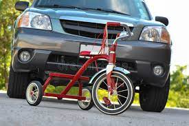 Pascal_Amsterda's tweet photo. Recently I introduced the energy standard #KiloKilometer (KKm)!
Energy, not emission.
1 kilo transported for 1 kilometer stands for 1 KKm.
While running an errant by SUV you will spend about 2,000 KKm's.
By cargobike that would be 43 KKm’s and by bicycle 12KKm's
Retweet please! https://t.co/qDTbI5YZ5i