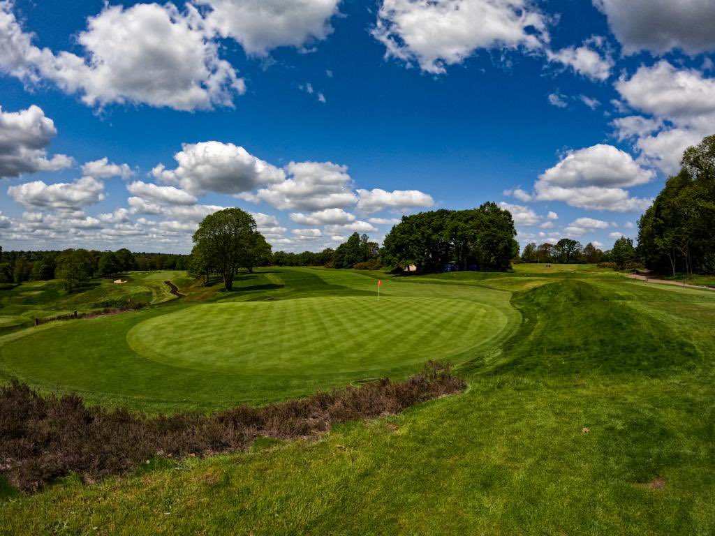 NparisCM's tweet image. Assistant Greenkeepers! Looking for a new experience and somewhere to develop, learn and join a fantastic team?Royal Wimbledon are recruiting! Salary range £30-35k plus many other benefits. Apply with cover letter and CV to nickp@rwgc.co.uk or please message with any questions.