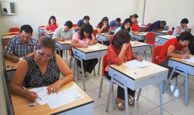 SaludmentalE's tweet photo. ➡️Capacitando al personal escolar: Es importante brindar una capacitación adecuada al personal escolar para que puedan reconocer ese tipo de casos en las escuelas y para que actúen de manera rápida ante cualquier amenaza de bullying. 📚👩‍🏫🎓 https://t.co/12ruy5XRQc
