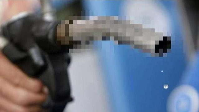 Benzine 66 kuruş zam geldi. Gelen zamla birlikte benzinin fiyatı 21 TL’yi geçti.